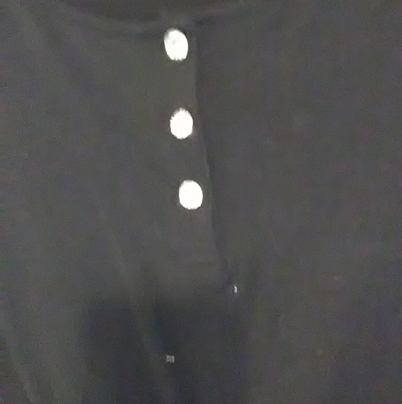 Sexy scoop neck T-shirt with three large crystals - Picture 2 of 4